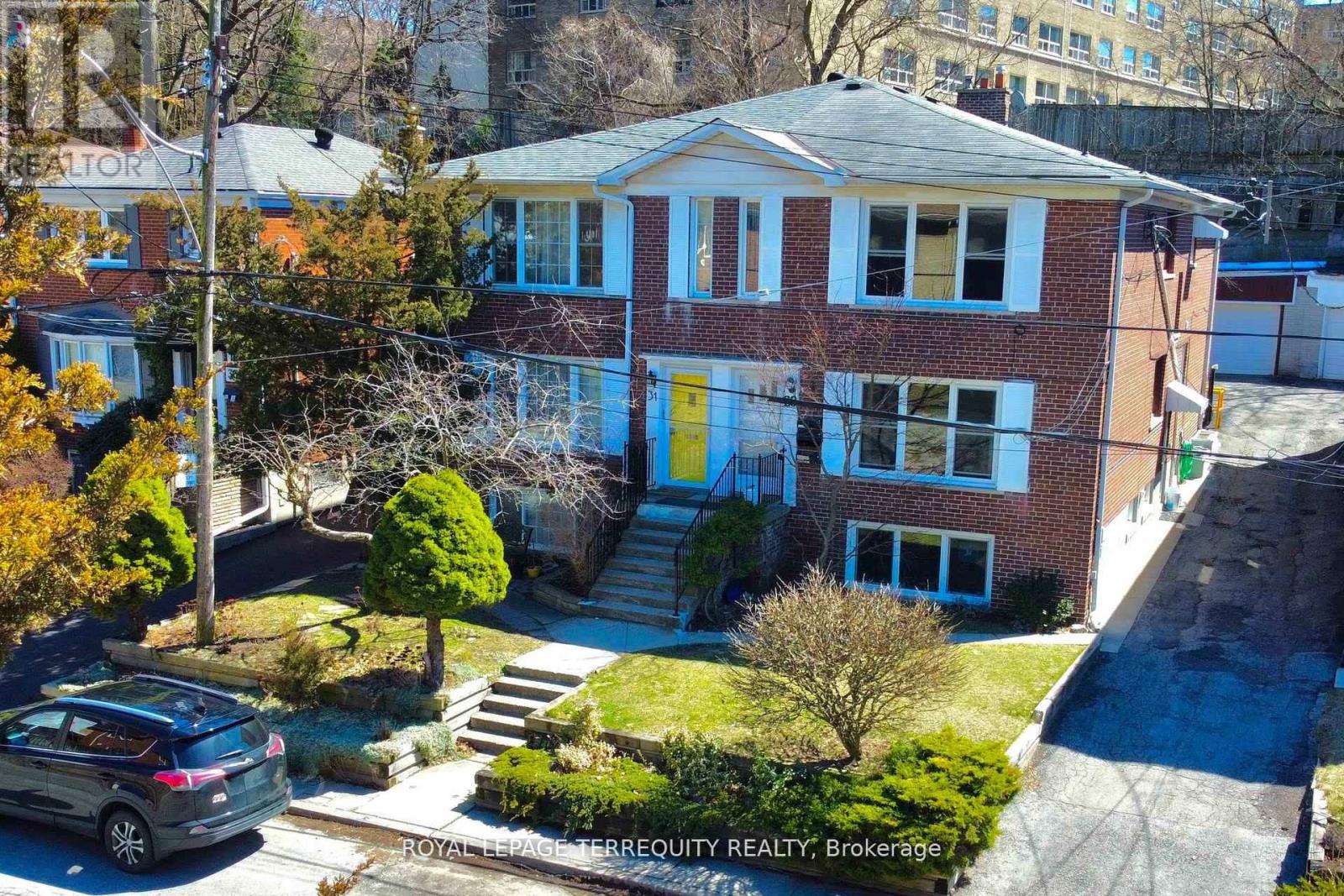 Main - 29 Love Crescent, Toronto, Ontario  M4E 1V6 - Photo 8 - E12643268