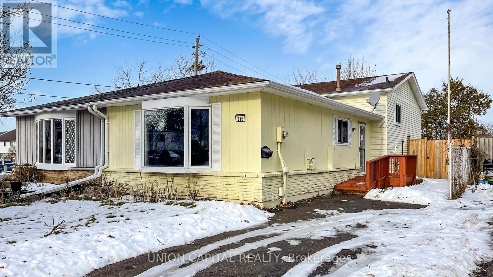 376 Calvert Court, Oshawa, Ontario  L1J 6X7 - Photo 2 - E12643290