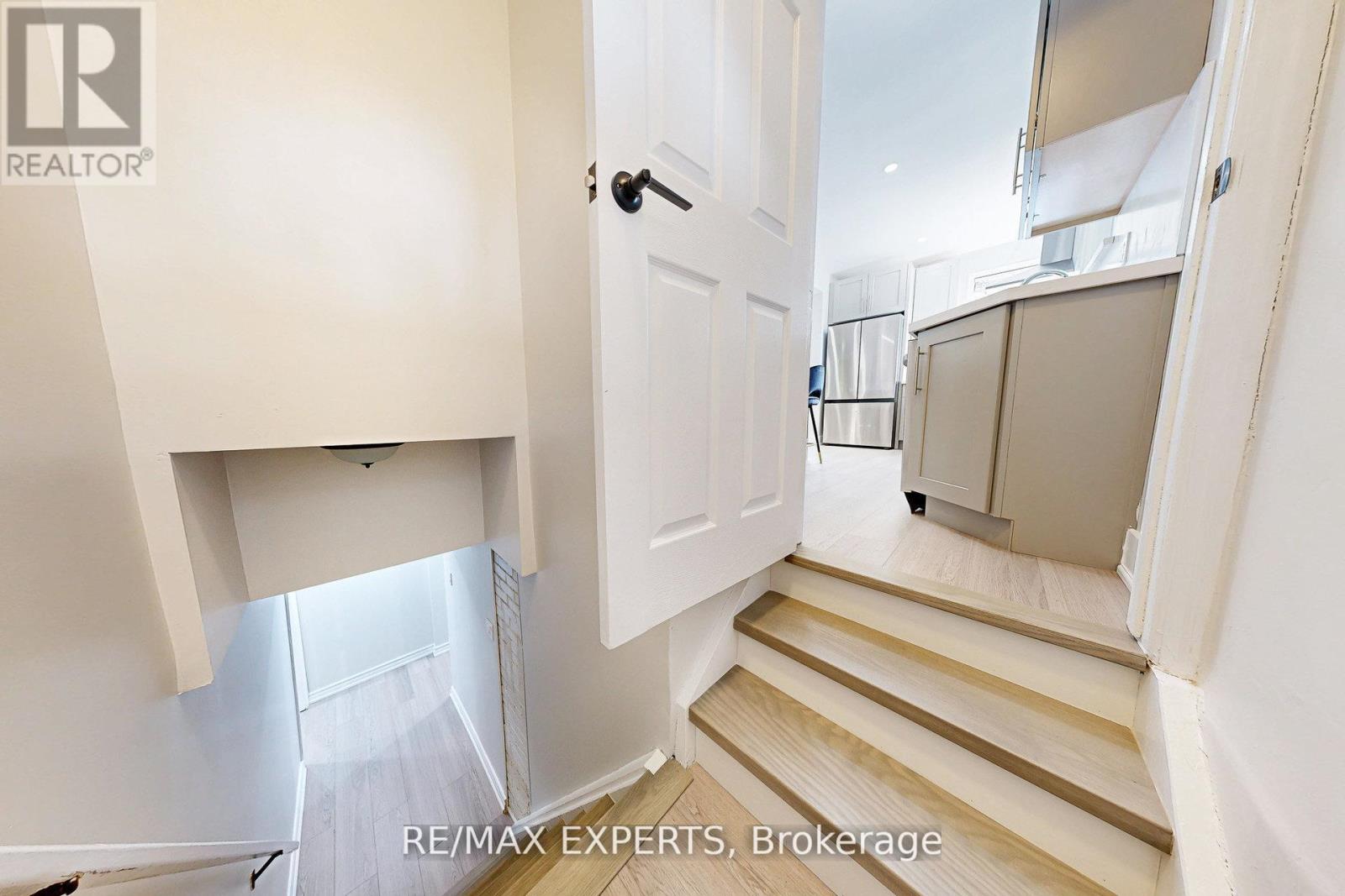 261 Helmer Avenue, Newmarket, Ontario  L3Y 4L8 - Photo 13 - N12643204