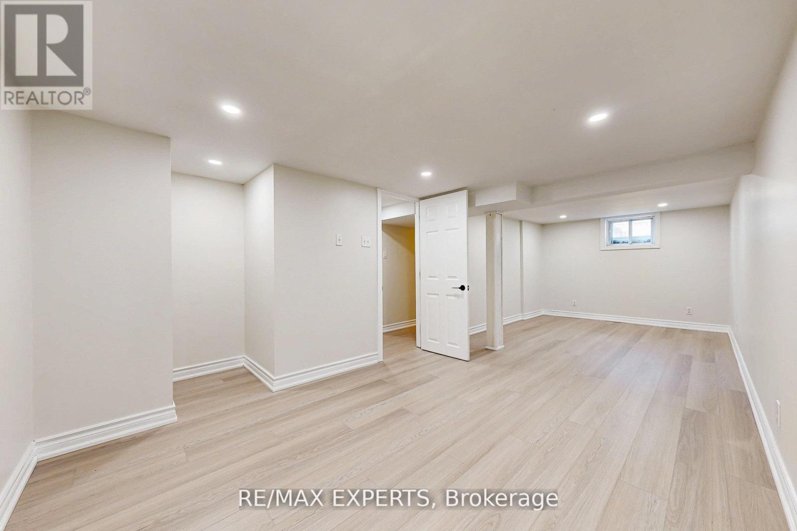 261 Helmer Avenue, Newmarket, Ontario  L3Y 4L8 - Photo 15 - N12643204