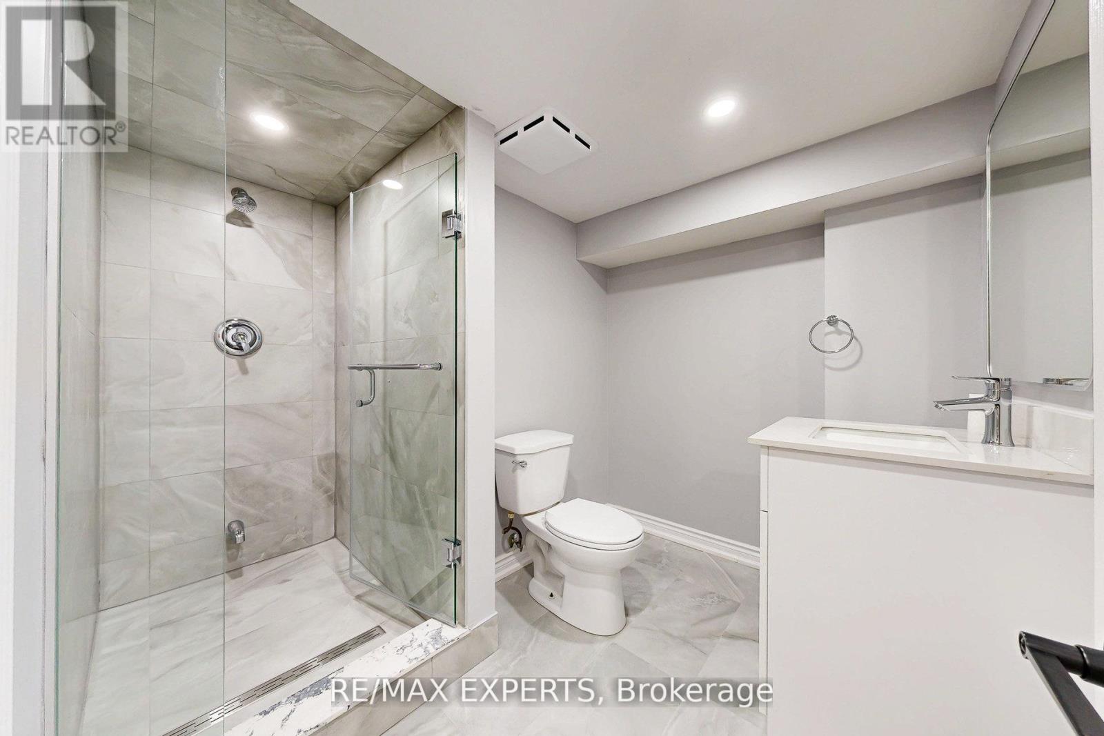 261 Helmer Avenue, Newmarket, Ontario  L3Y 4L8 - Photo 19 - N12643204