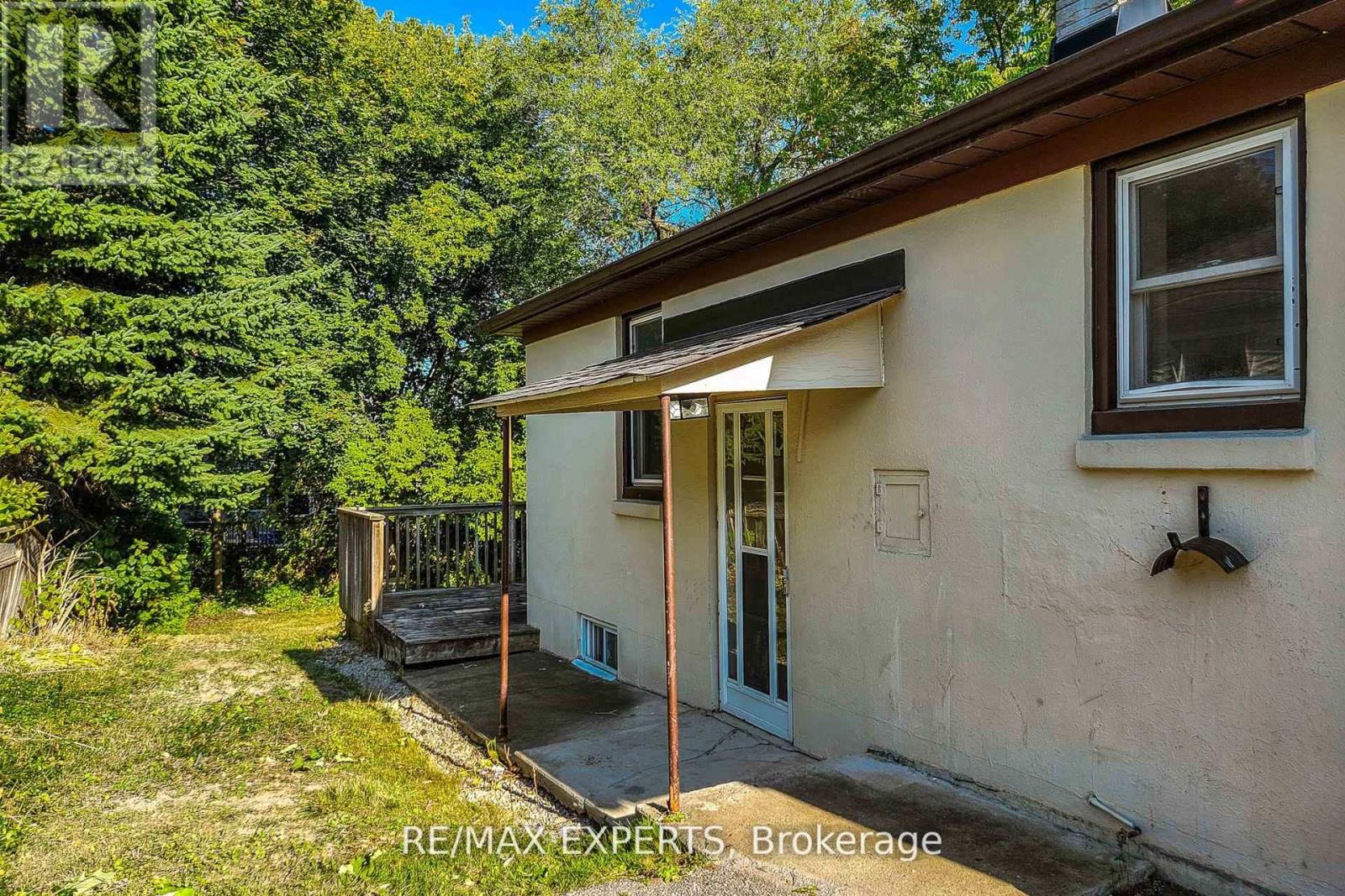 261 Helmer Avenue, Newmarket, Ontario  L3Y 4L8 - Photo 21 - N12643204