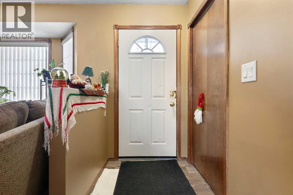 18 Greenview Crescent, Strathmore, Alberta  T1P 1L2 - Photo 2 - A2274627