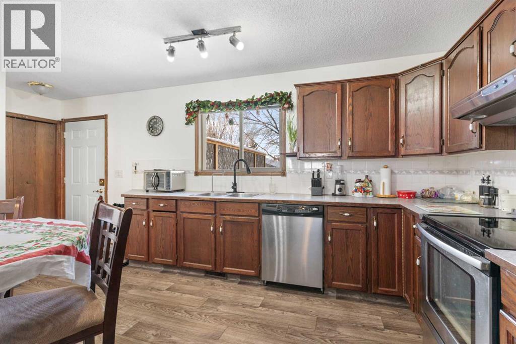 18 Greenview Crescent, Strathmore, Alberta  T1P 1L2 - Photo 9 - A2274627