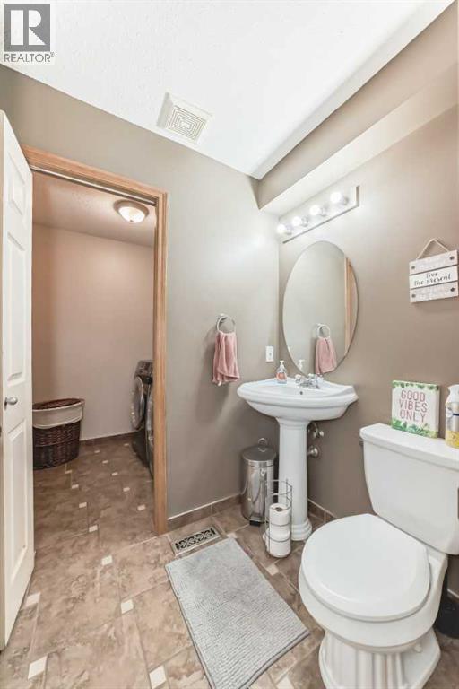 51 Everstone Boulevard Sw, Calgary, Alberta  T2Y 4E2 - Photo 19 - A2275373