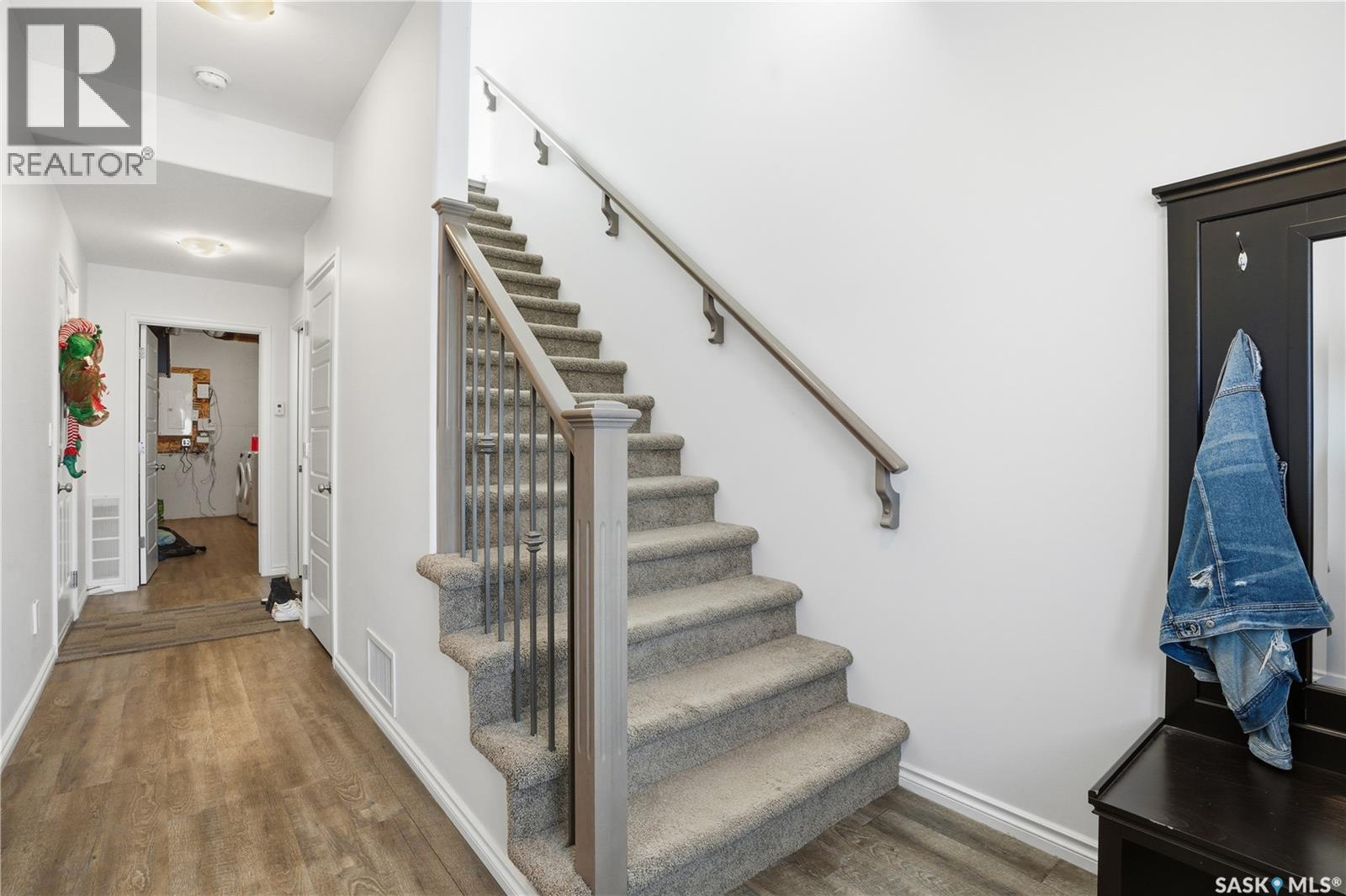 347 Palliser Way, Saskatoon, Saskatchewan  S7L 4Y6 - Photo 3 - SK025802