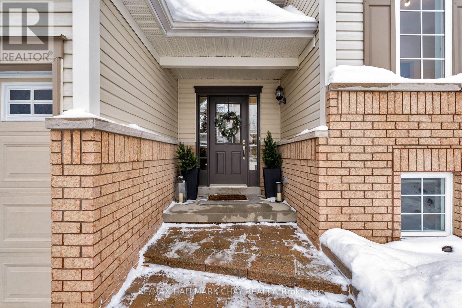 12 Oakmont Avenue, Oro-Medonte (Horseshoe Valley), Ontario  L0L 2L0 - Photo 3 - S12643246