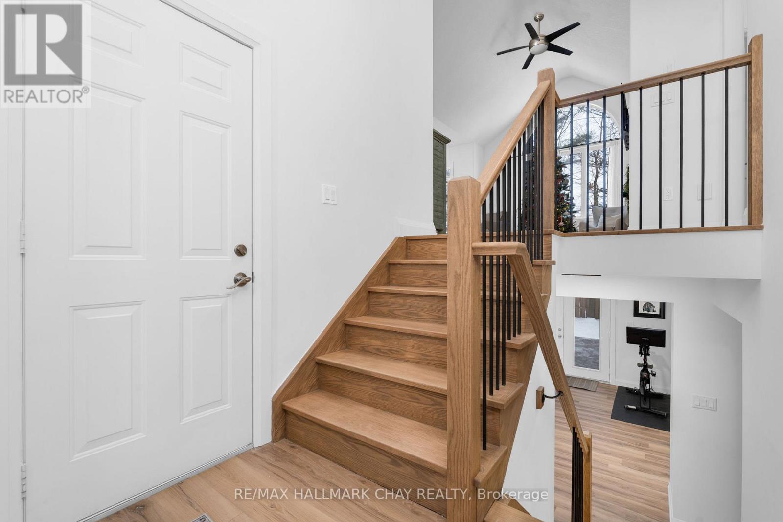 12 Oakmont Avenue, Oro-Medonte (Horseshoe Valley), Ontario  L0L 2L0 - Photo 4 - S12643246