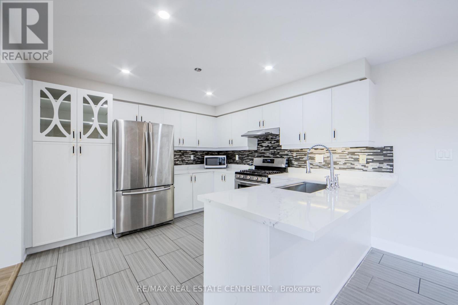 299 Dymott Avenue, Milton, Ontario  L9T 0Z5 - Photo 17 - W12643178