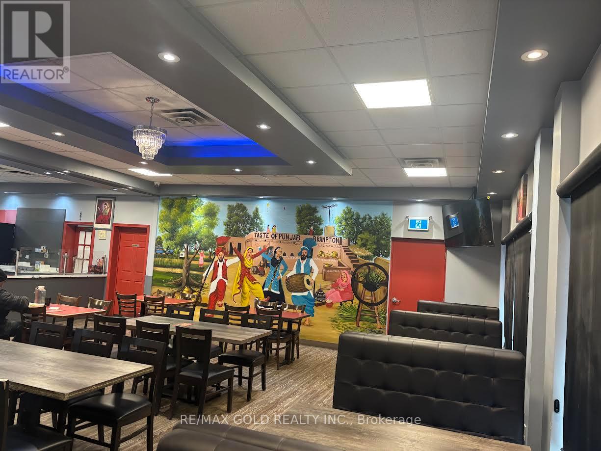 11 - 8 Strathearn Avenue, Brampton, Ontario  L6T 4L9 - Photo 3 - W12643228