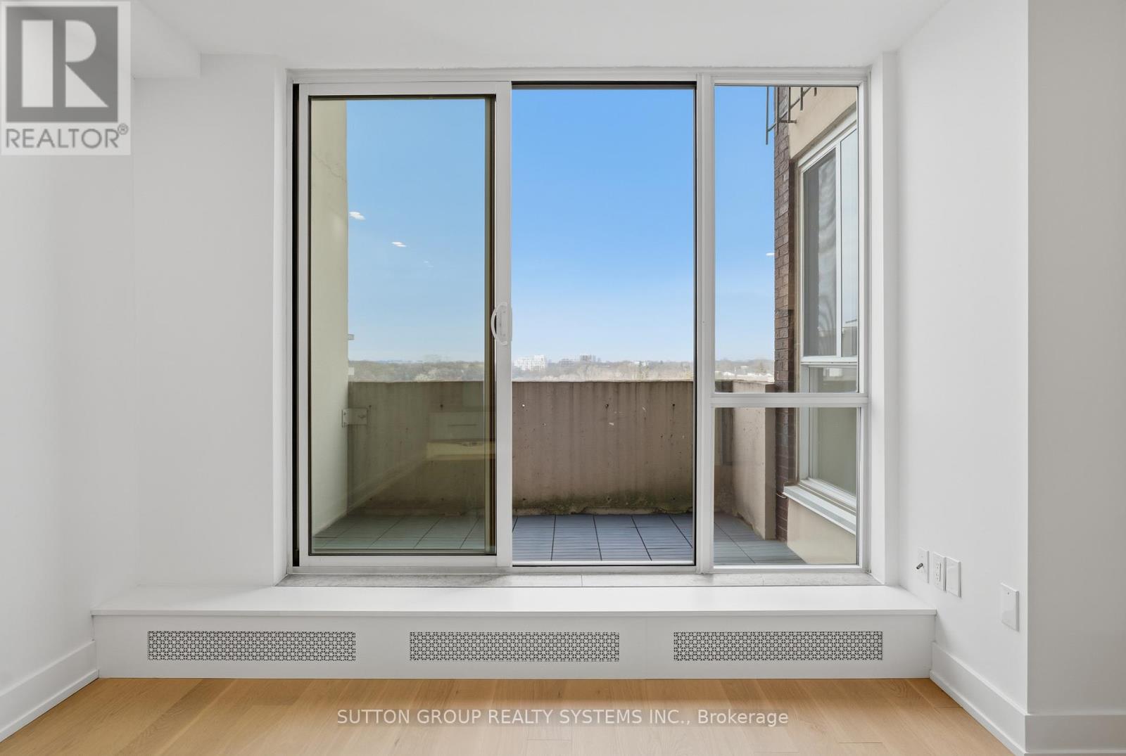 909 - 60 Southport Street, Toronto (High Park-Swansea), Ontario  M6S 3N4 - Photo 21 - W12643252