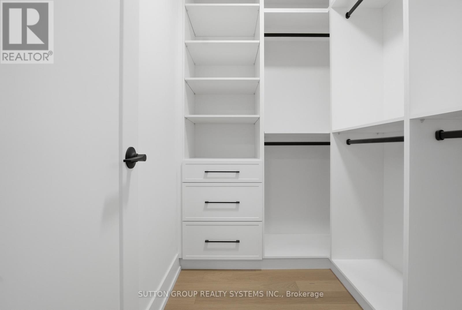 909 - 60 Southport Street, Toronto (High Park-Swansea), Ontario  M6S 3N4 - Photo 26 - W12643252