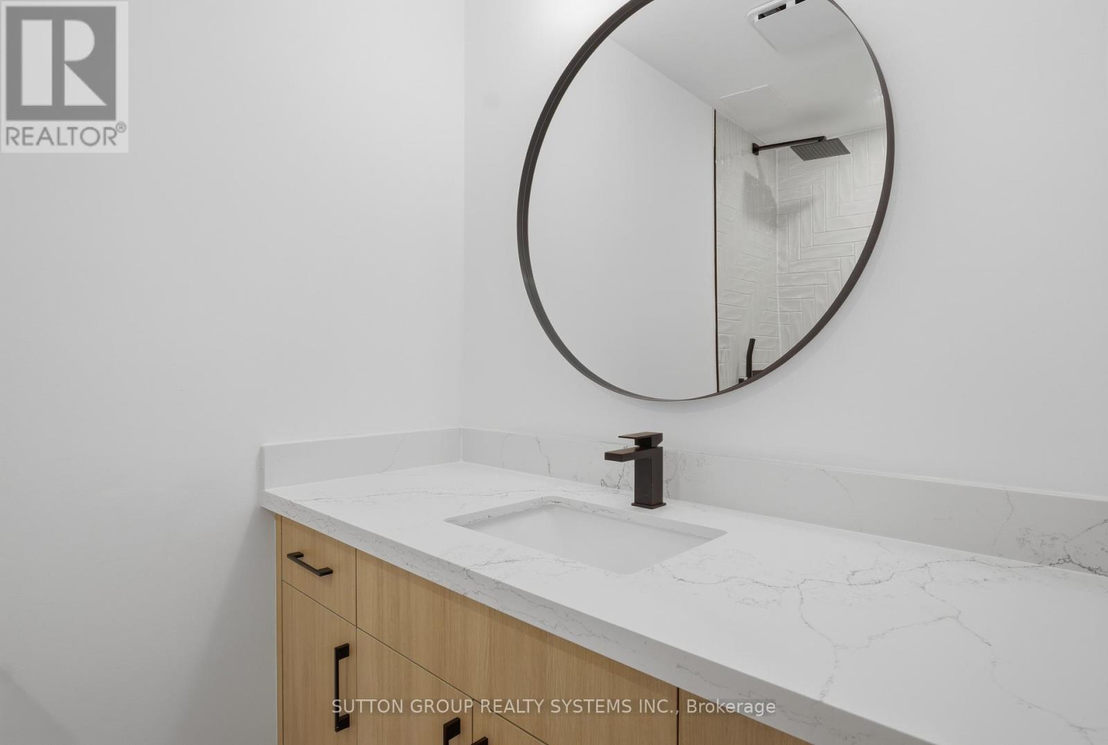 909 - 60 Southport Street, Toronto (High Park-Swansea), Ontario  M6S 3N4 - Photo 30 - W12643252