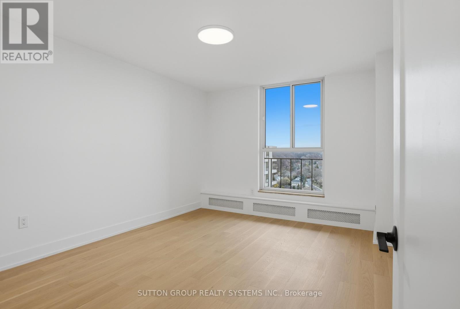 909 - 60 Southport Street, Toronto (High Park-Swansea), Ontario  M6S 3N4 - Photo 33 - W12643252