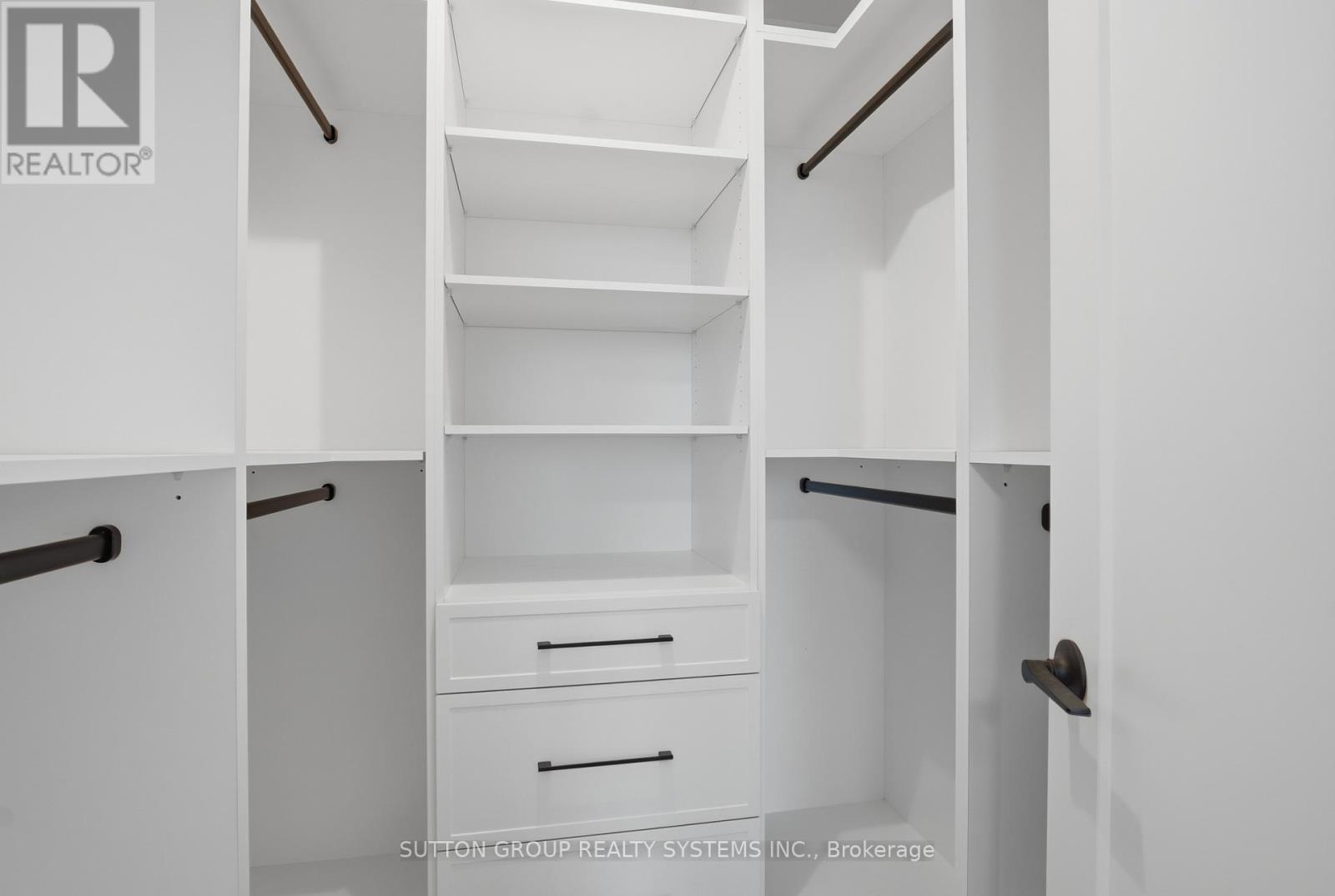 909 - 60 Southport Street, Toronto (High Park-Swansea), Ontario  M6S 3N4 - Photo 37 - W12643252