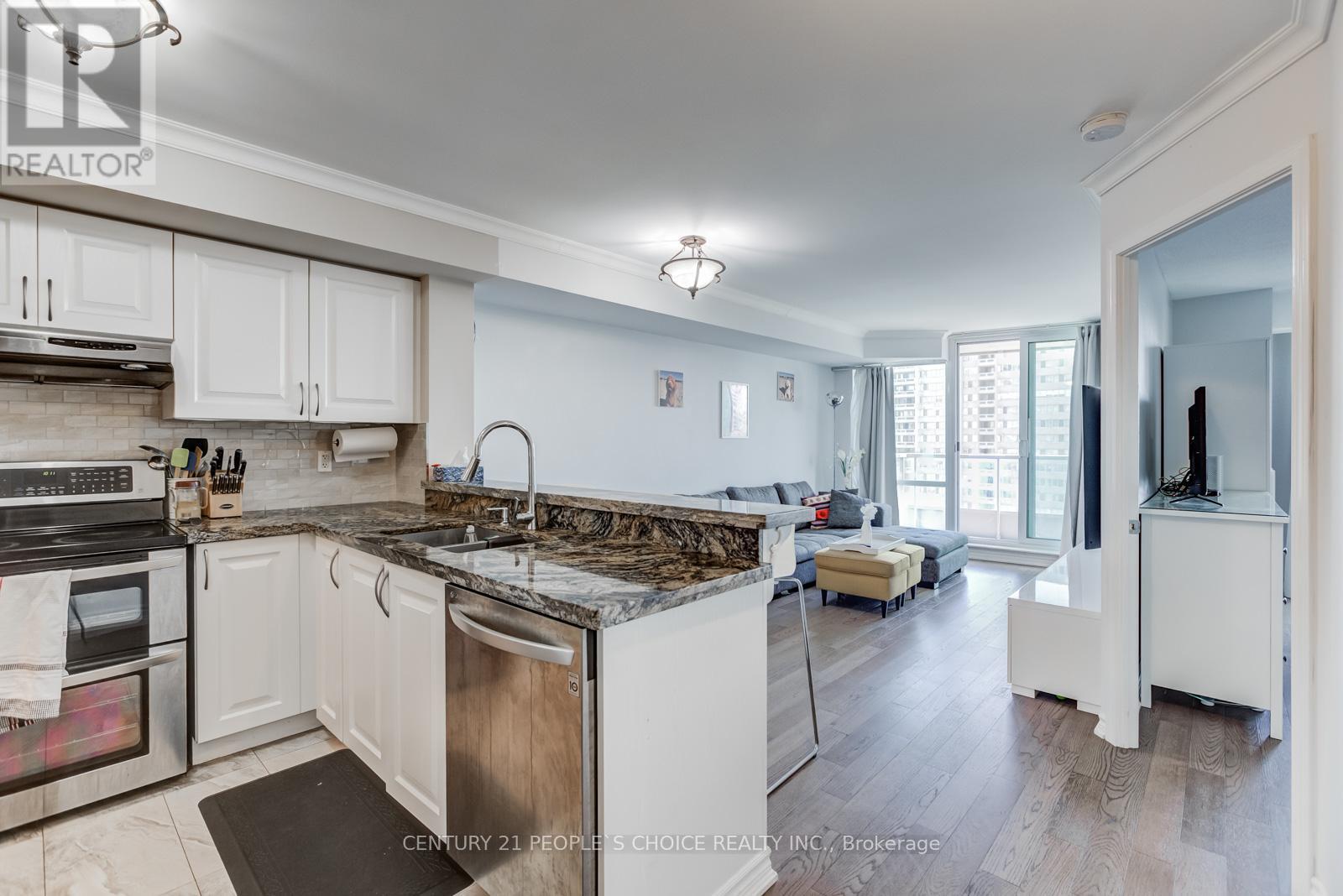 1110 - 33 Elm Drive W, Mississauga, Ontario  L5B 4M2 - Photo 3 - W12643286