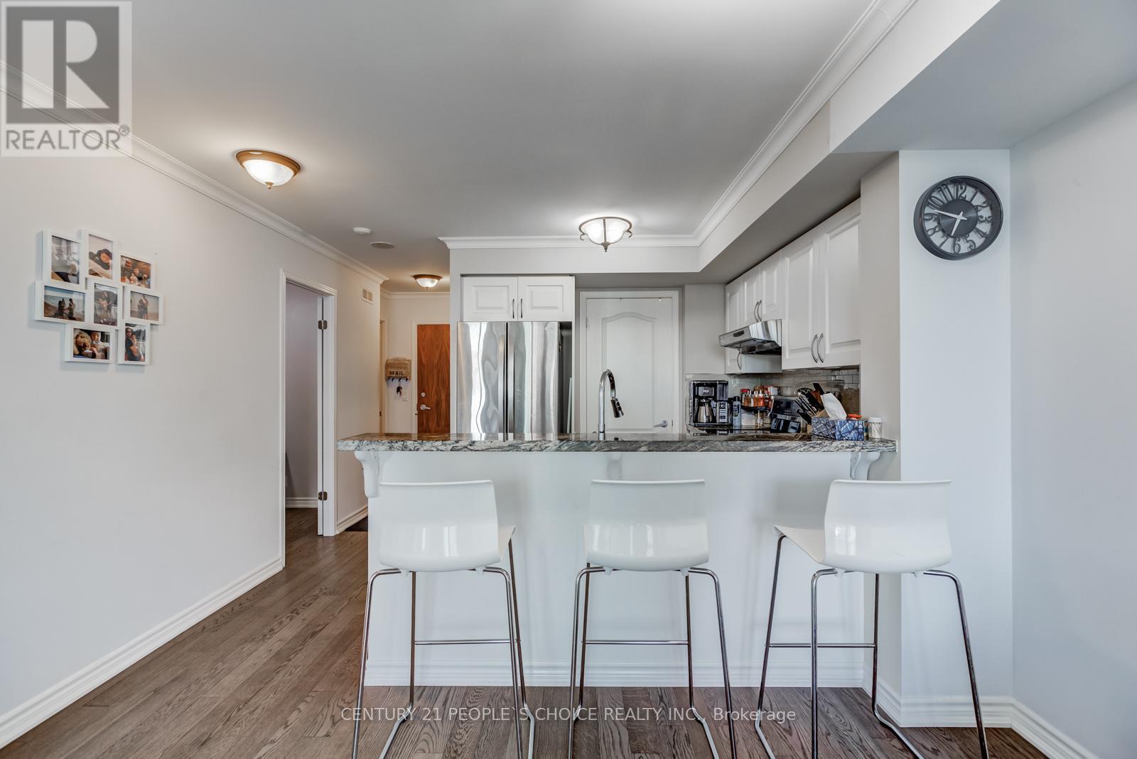 1110 - 33 Elm Drive W, Mississauga, Ontario  L5B 4M2 - Photo 6 - W12643286