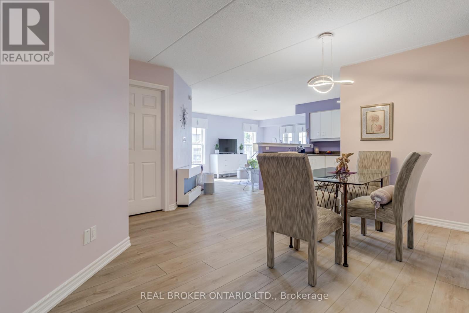 313 - 1460 Bishops Gate, Oakville, Ontario  L6M 4N5 - Photo 3 - W12643296