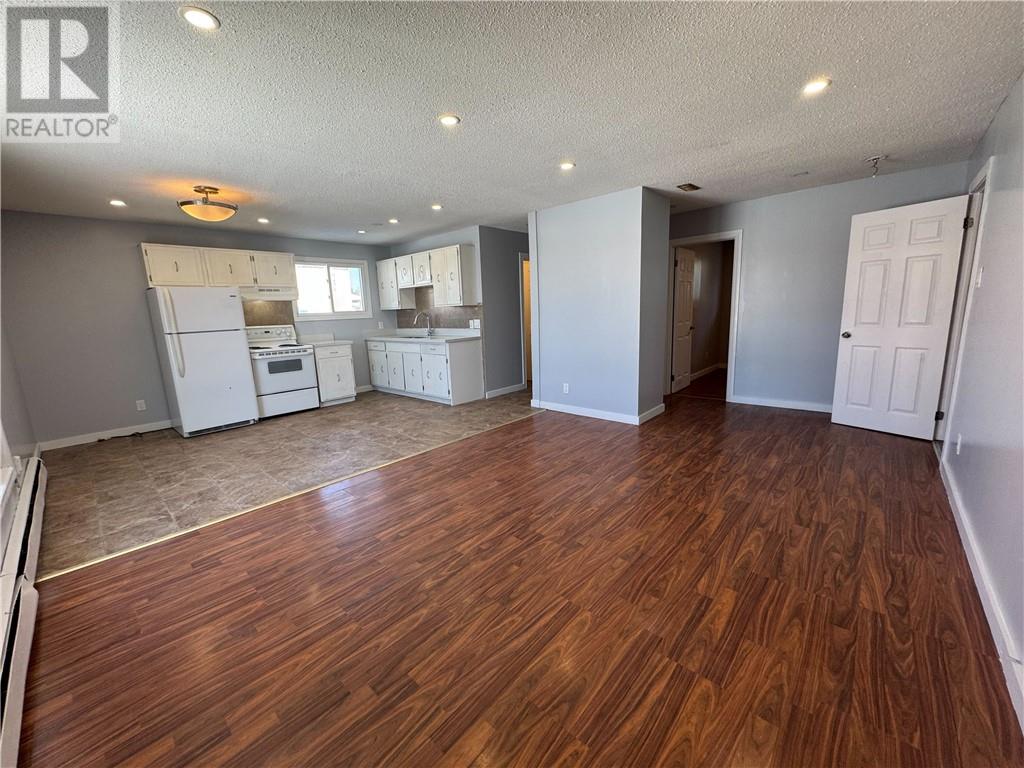 6 Cote Avenue, Chelmsford, Ontario  P0M 1L0 - Photo 2 - 2125946