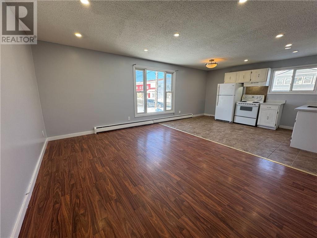 6 Cote Avenue, Chelmsford, Ontario  P0M 1L0 - Photo 3 - 2125946