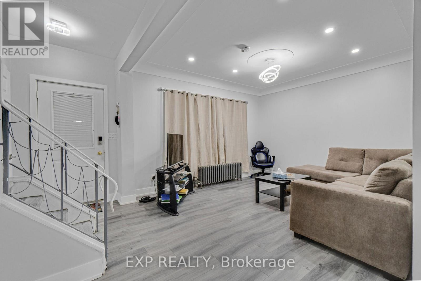 23 Lyndhurst Street, Hamilton, Ontario  L8L 7G9 - Photo 4 - X12643306