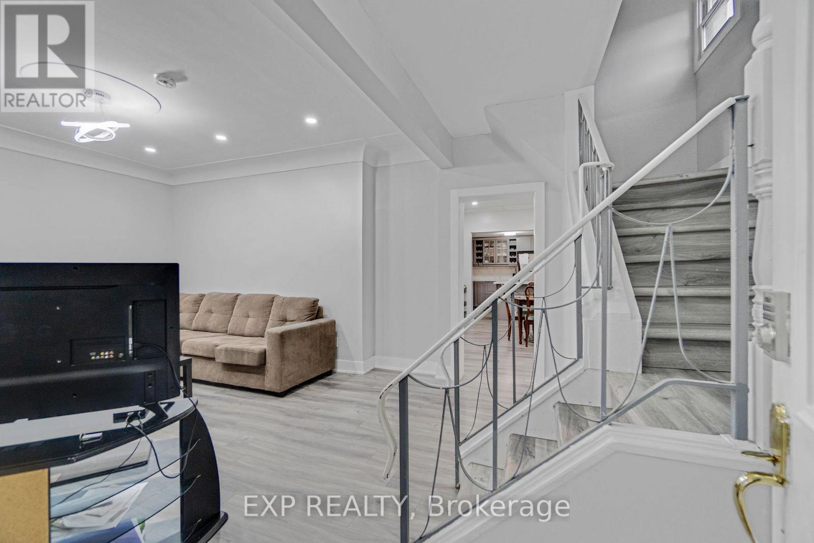 23 Lyndhurst Street, Hamilton, Ontario  L8L 7G9 - Photo 5 - X12643306