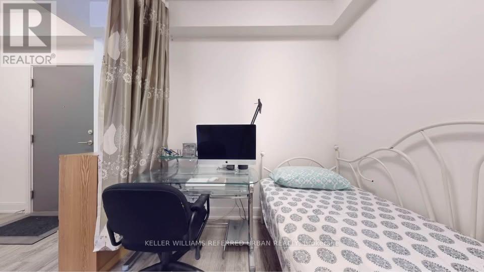 303b - 9600 Yonge Street, Richmond Hill, Ontario  L4C 0X3 - Photo 7 - N12642490