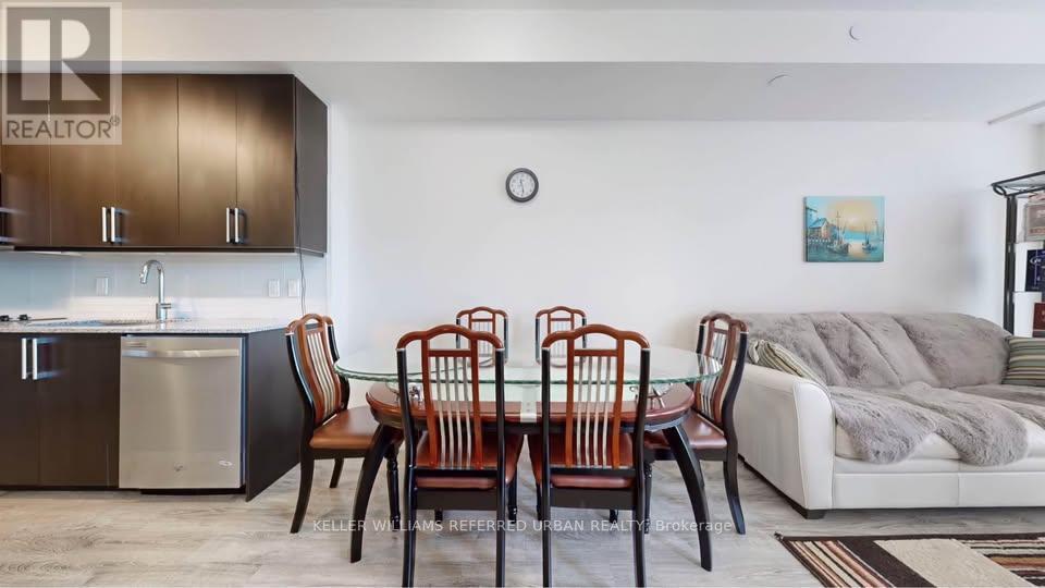 303b - 9600 Yonge Street, Richmond Hill, Ontario  L4C 0X3 - Photo 2 - N12642490