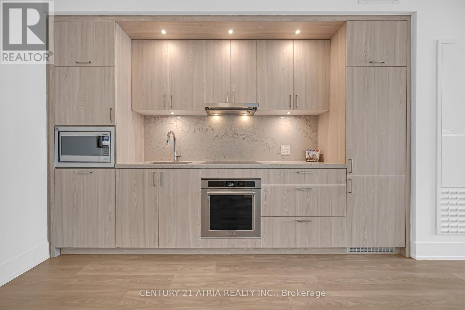 702 - 259 The Kingsway, Toronto, Ontario  M9A 0G2 - Photo 10 - W12595948