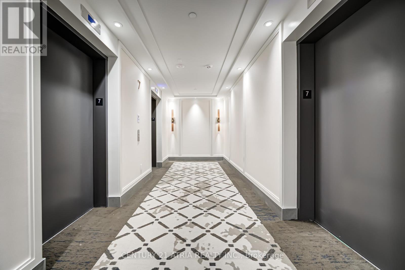 702 - 259 The Kingsway, Toronto, Ontario  M9A 0G2 - Photo 2 - W12595948