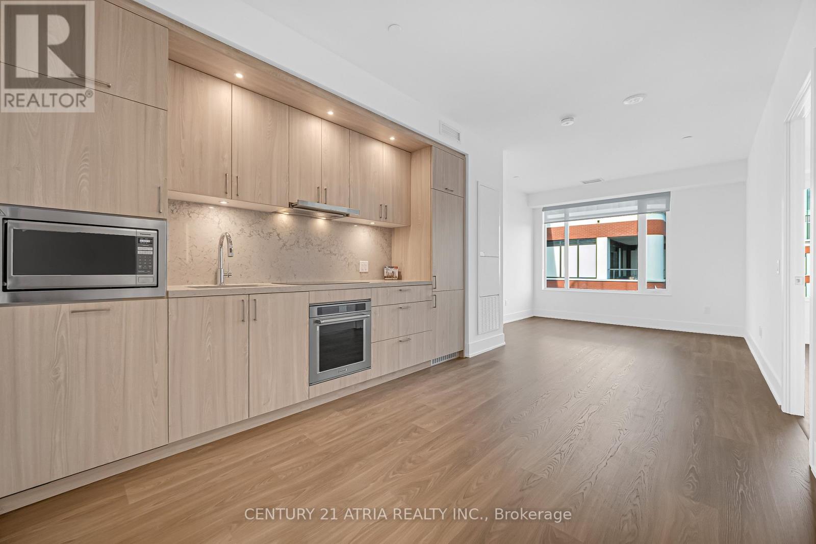 702 - 259 The Kingsway, Toronto, Ontario  M9A 0G2 - Photo 4 - W12595948