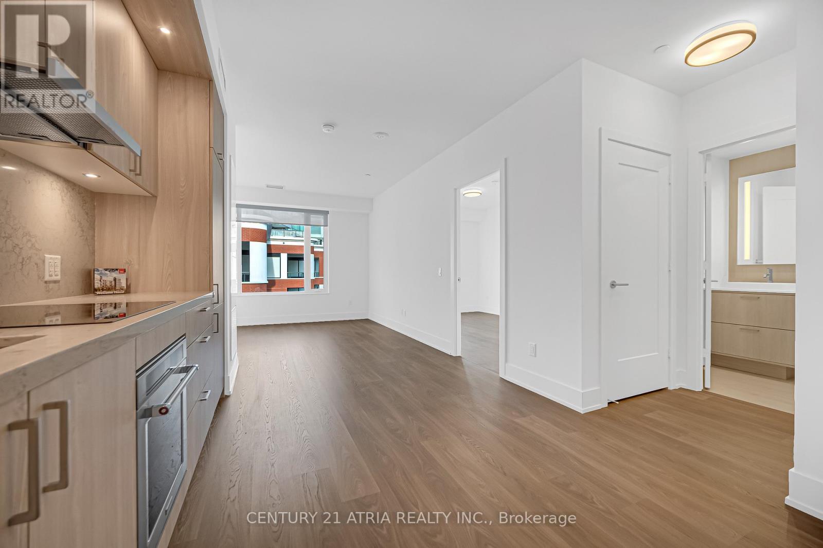 702 - 259 The Kingsway, Toronto, Ontario  M9A 0G2 - Photo 5 - W12595948