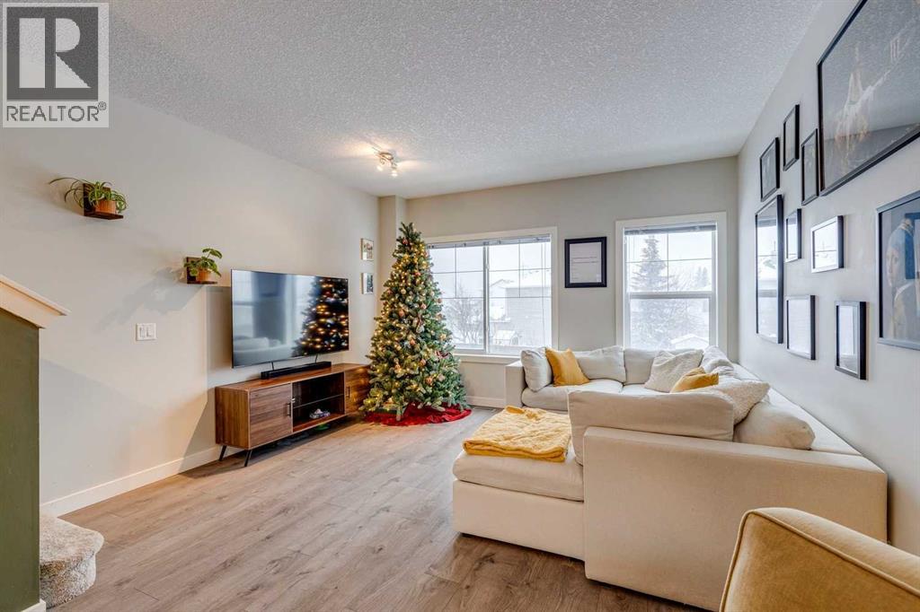 2103 Jumping Pound Common, Cochrane, Alberta  T4C 2L1 - Photo 3 - A2275270