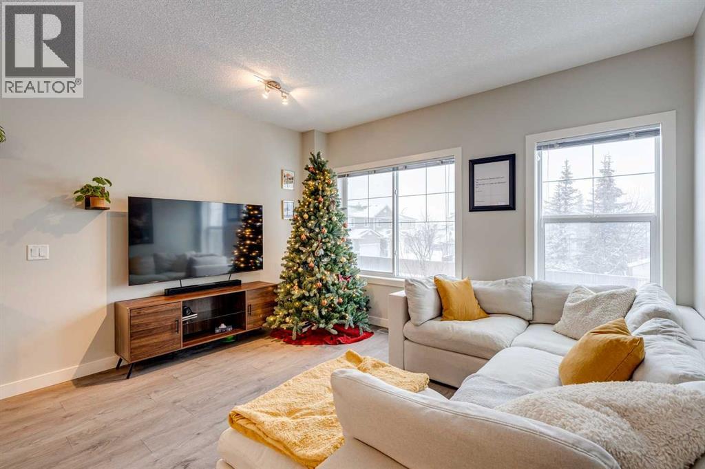 2103 Jumping Pound Common, Cochrane, Alberta  T4C 2L1 - Photo 5 - A2275270