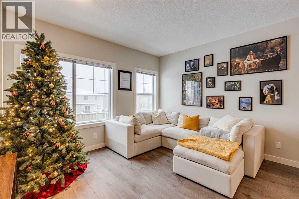 2103 Jumping Pound Common, Cochrane, Alberta  T4C 2L1 - Photo 4 - A2275270