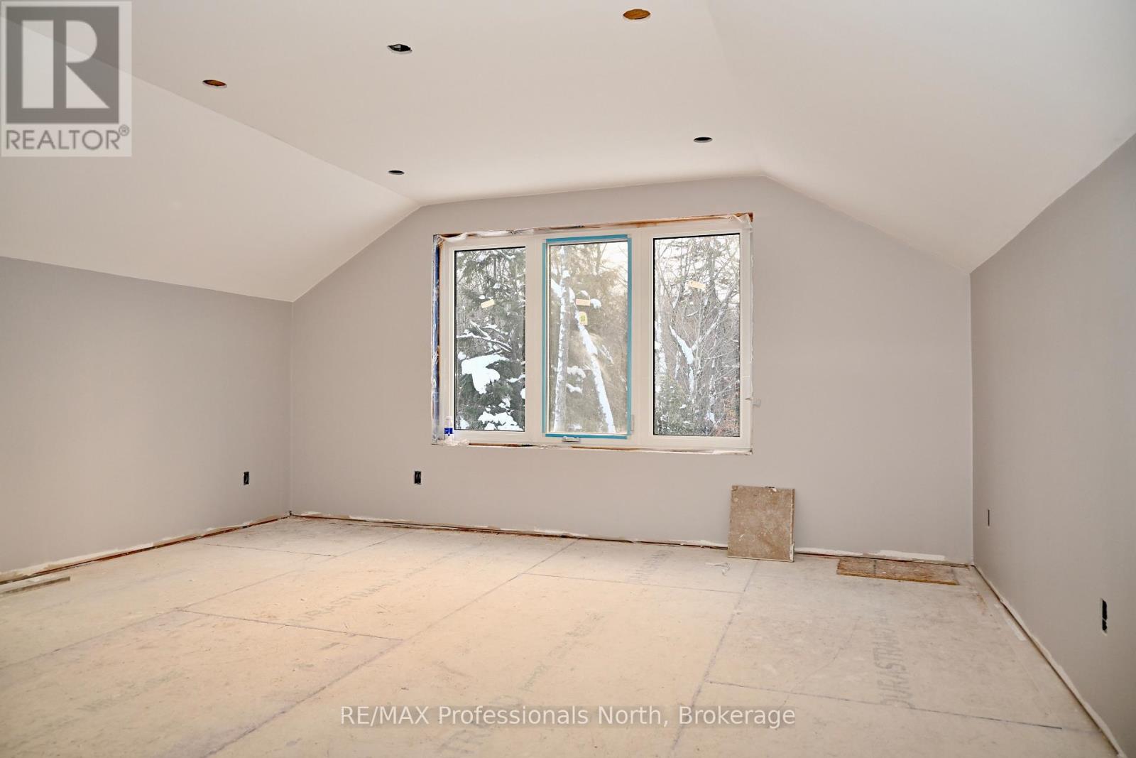 121 Loon Lake Road, Magnetawan, Ontario  P0A 1Z0 - Photo 19 - X12643326