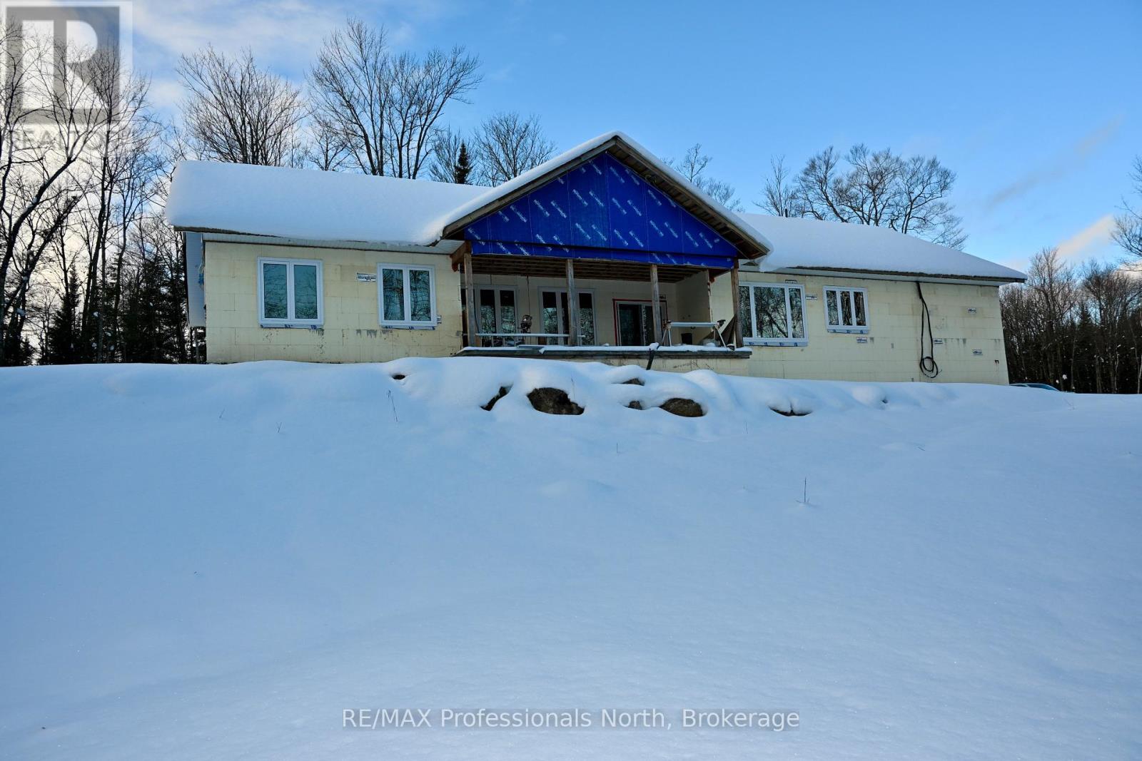 121 Loon Lake Road, Magnetawan, Ontario  P0A 1Z0 - Photo 2 - X12643326