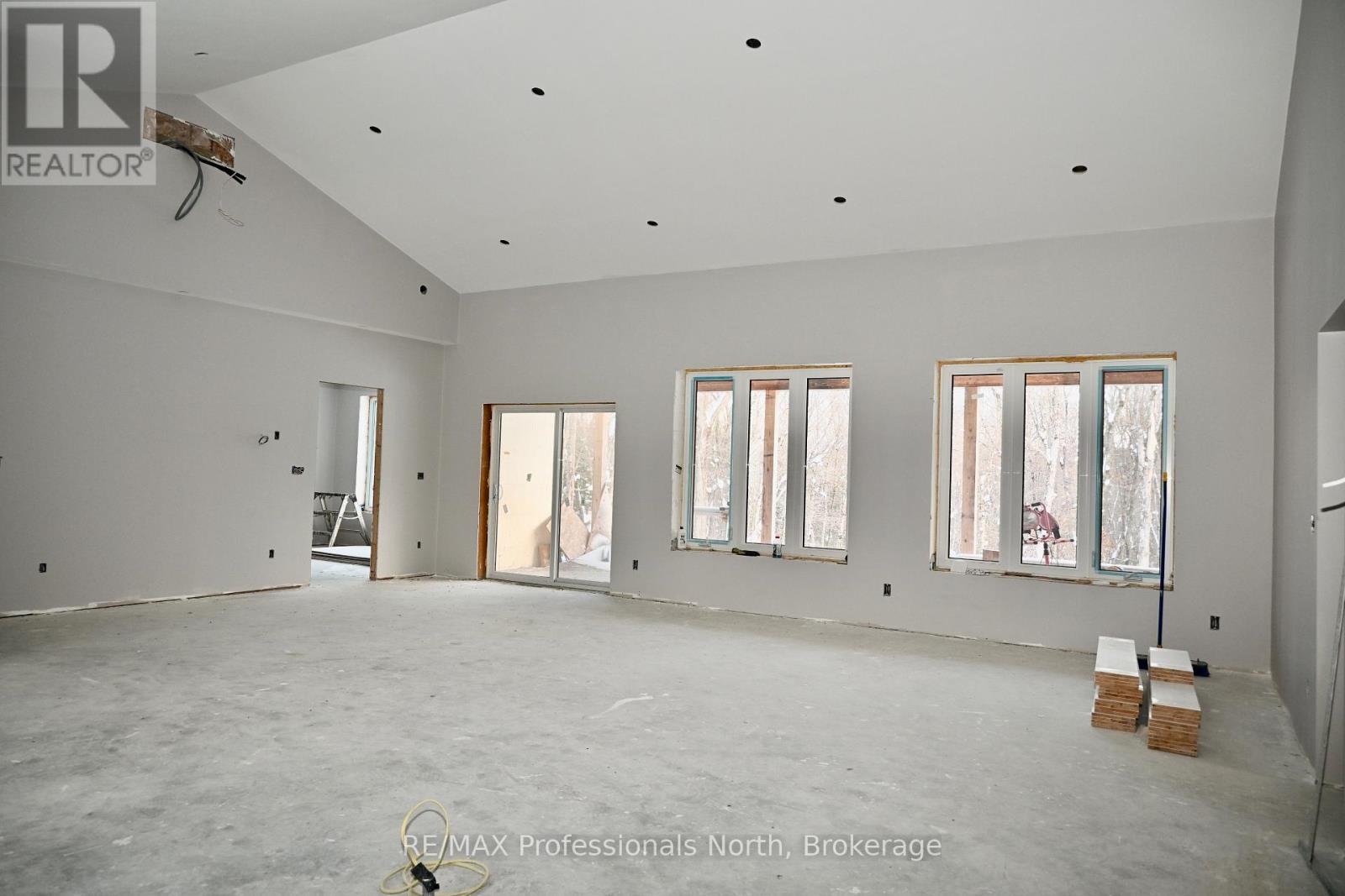 121 Loon Lake Road, Magnetawan, Ontario  P0A 1Z0 - Photo 23 - X12643326