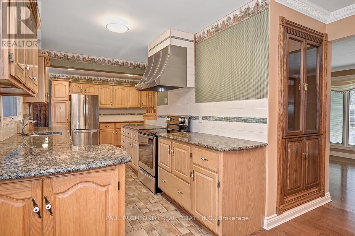 6 Roundhay Drive, Ottawa, Ontario  K2G 1B5 - Photo 8 - X12574502