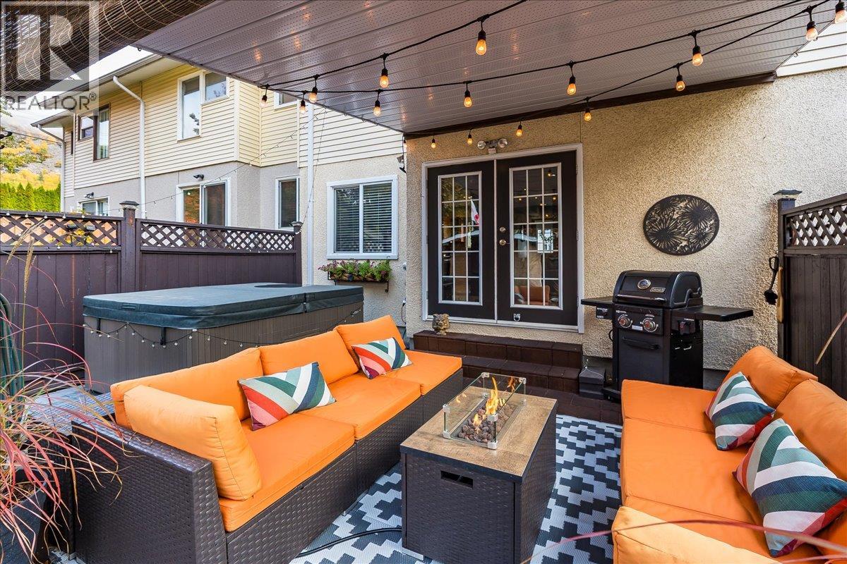 3395 Laurel Crescent, Trail, British Columbia  V1R 4M9 - Photo 3 - 10366366