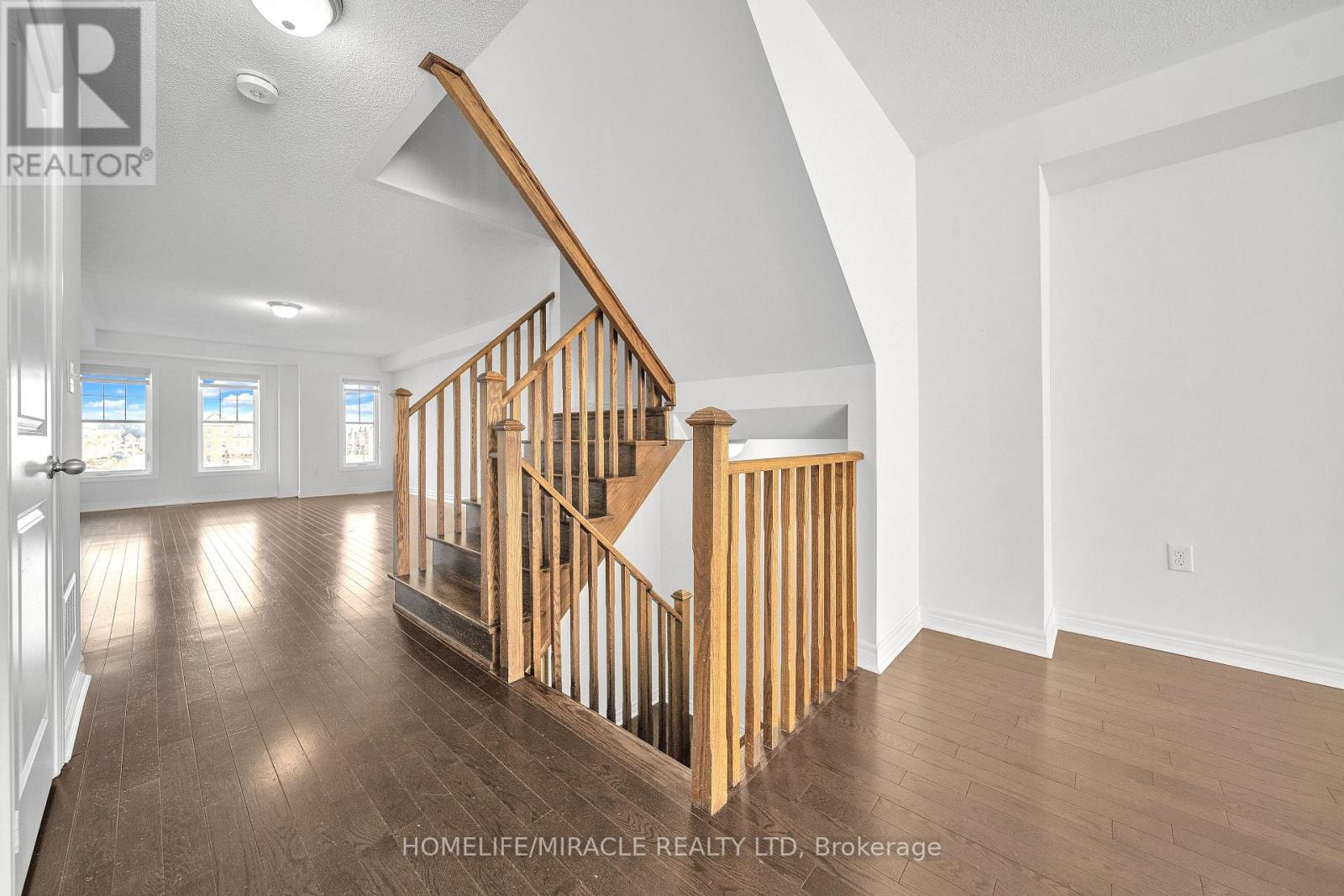 15 Finegan Circle, Brampton, Ontario  L7A 4Z7 - Photo 14 - W12643324