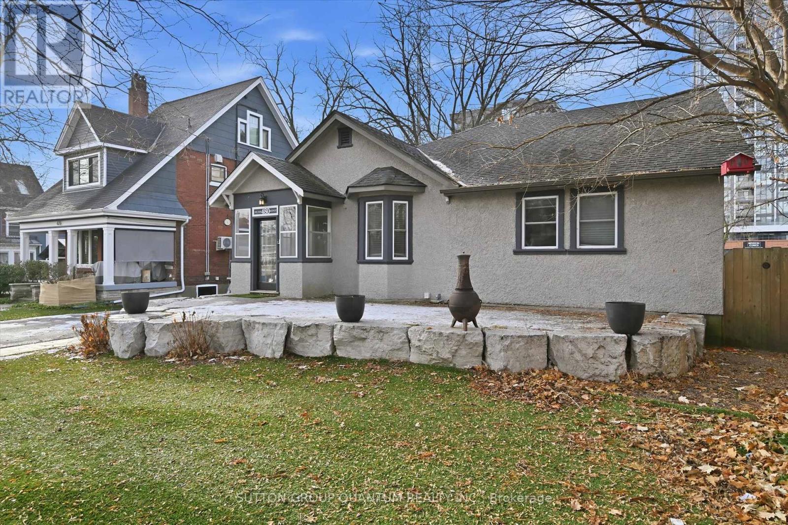 480 Nelson Avenue, Burlington, Ontario  L7S 1N5 - Photo 4 - W12643328