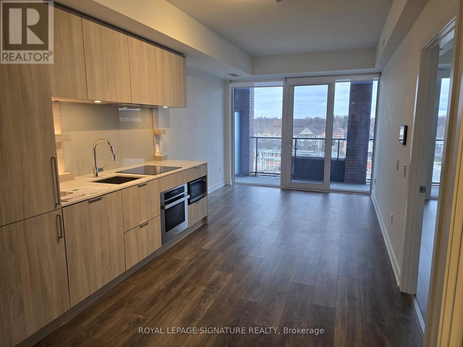 507 - 28 Ann Street, Mississauga, Ontario  L5G 0E1 - Photo 3 - W12643340