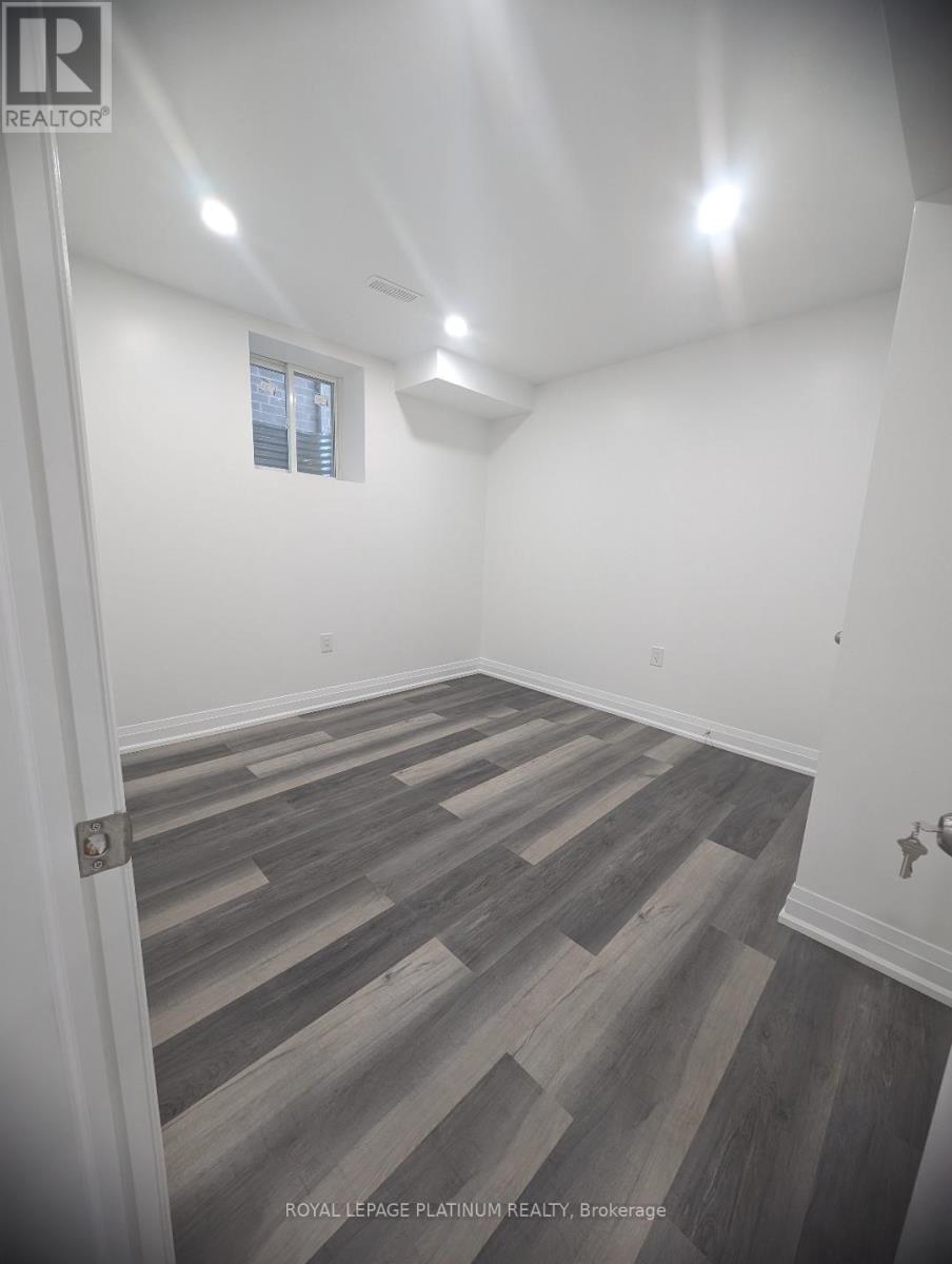 16 Gatherwood Terrace, Caledon, Ontario  L7C 4M4 - Photo 5 - W12643354