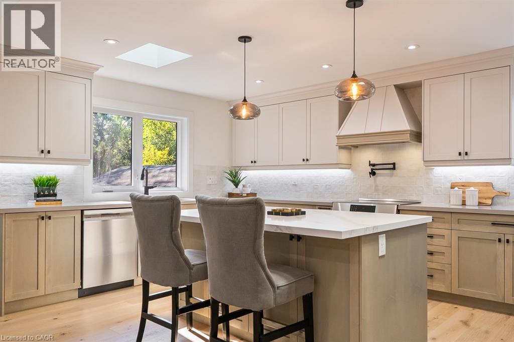 2282 Fairleigh Place, Burlington, Ontario L7R 1G7 - Photo 10 - 40777627