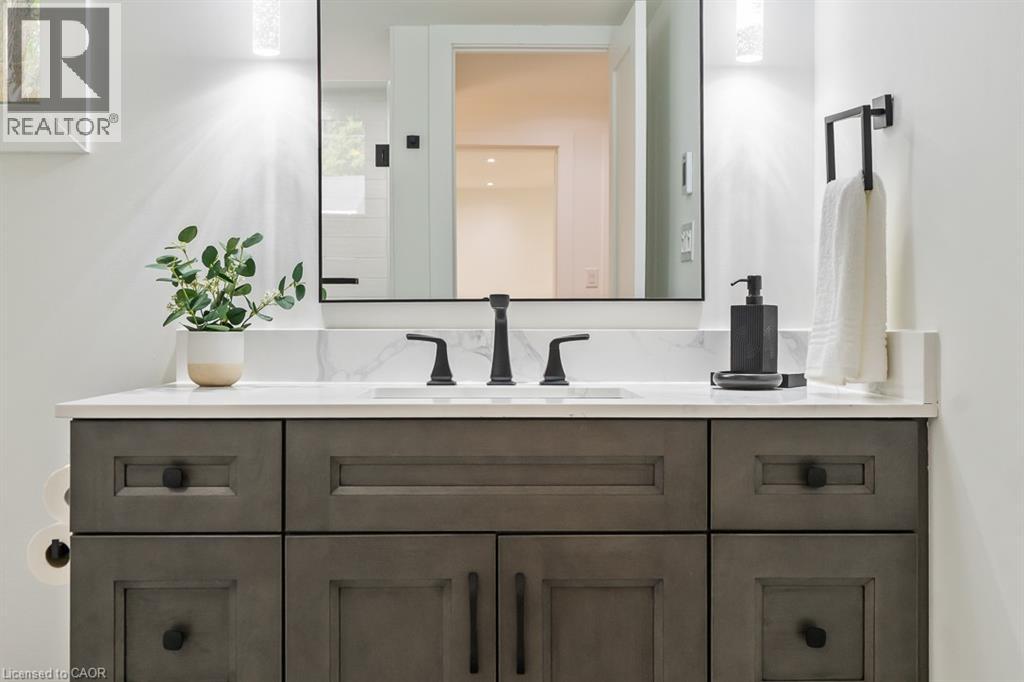 2282 Fairleigh Place, Burlington, Ontario L7R 1G7 - Photo 24 - 40777627