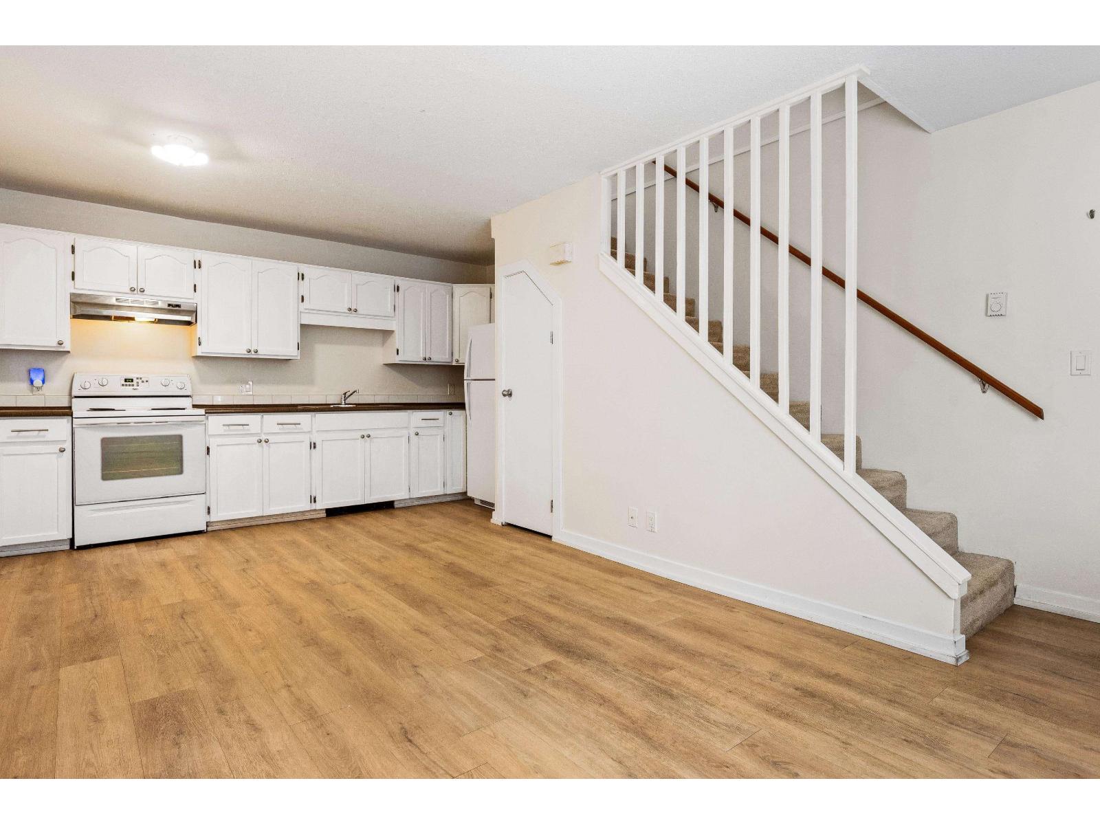 10 45882 Cheam Avenue, Chilliwack Downtown, Chilliwack, British Columbia  V2P 5N1 - Photo 2 - R3074542