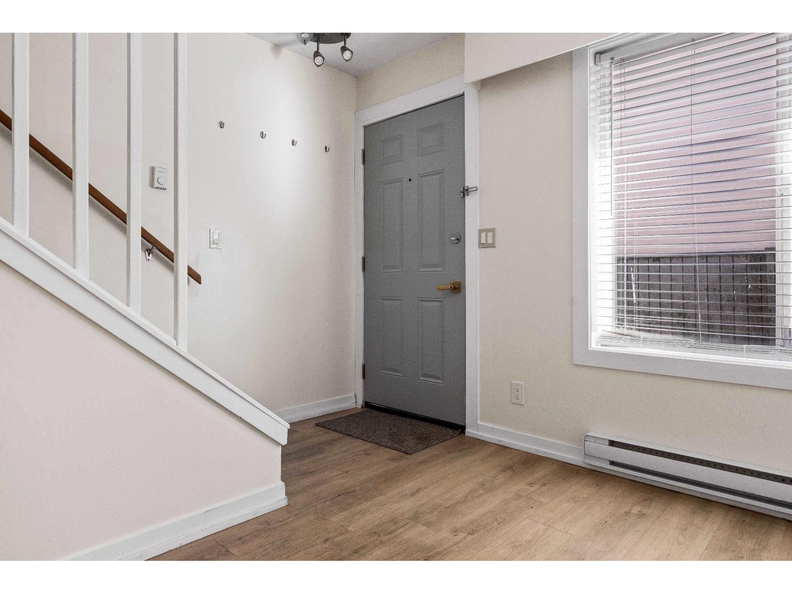 10 45882 Cheam Avenue, Chilliwack Downtown, Chilliwack, British Columbia  V2P 5N1 - Photo 3 - R3074542