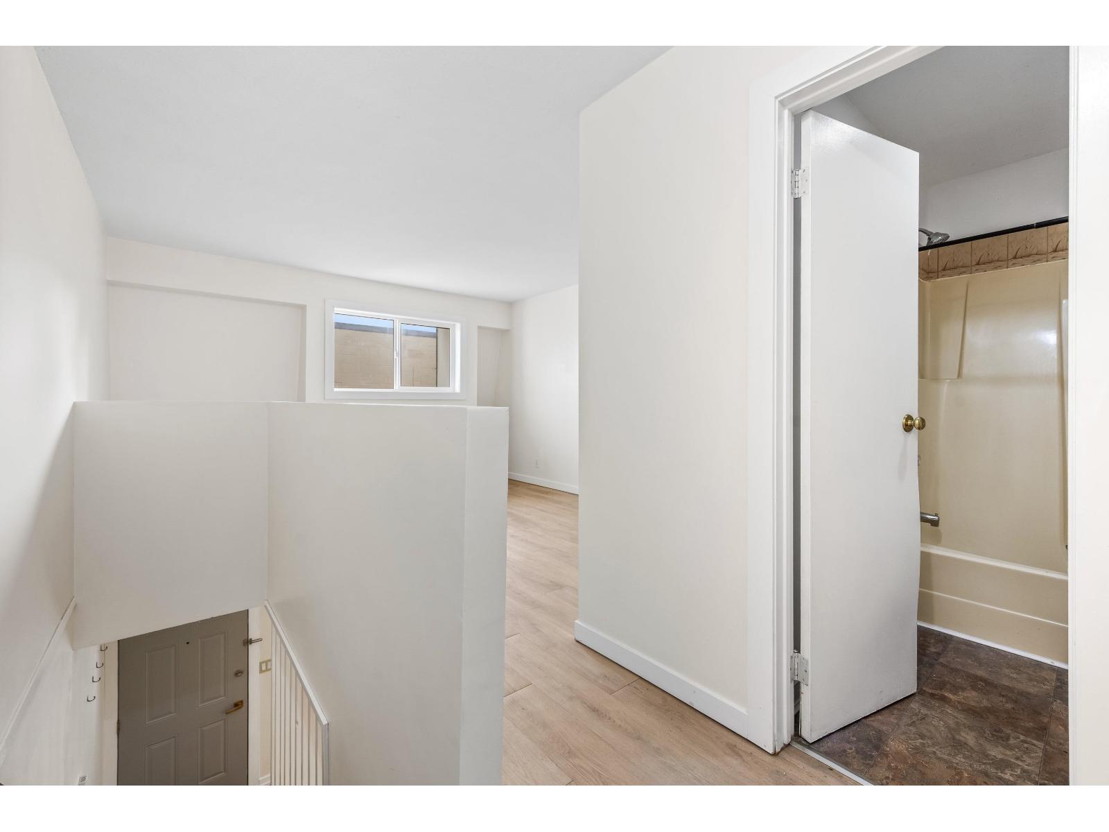 10 45882 Cheam Avenue, Chilliwack Downtown, Chilliwack, British Columbia  V2P 5N1 - Photo 11 - R3074542