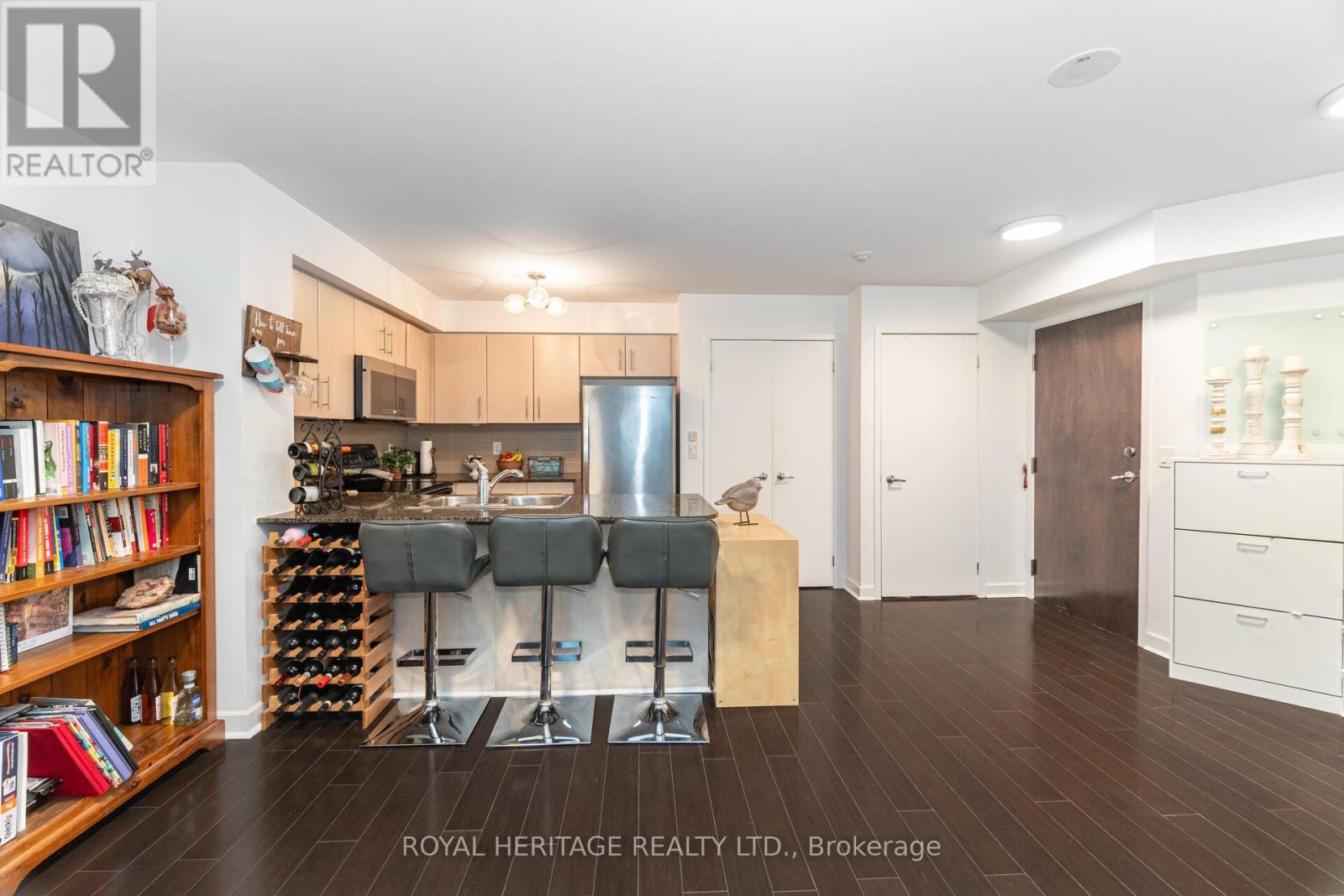 611 - 12 Yonge Street, Toronto, Ontario  M5E 1Z9 - Photo 13 - C12582730